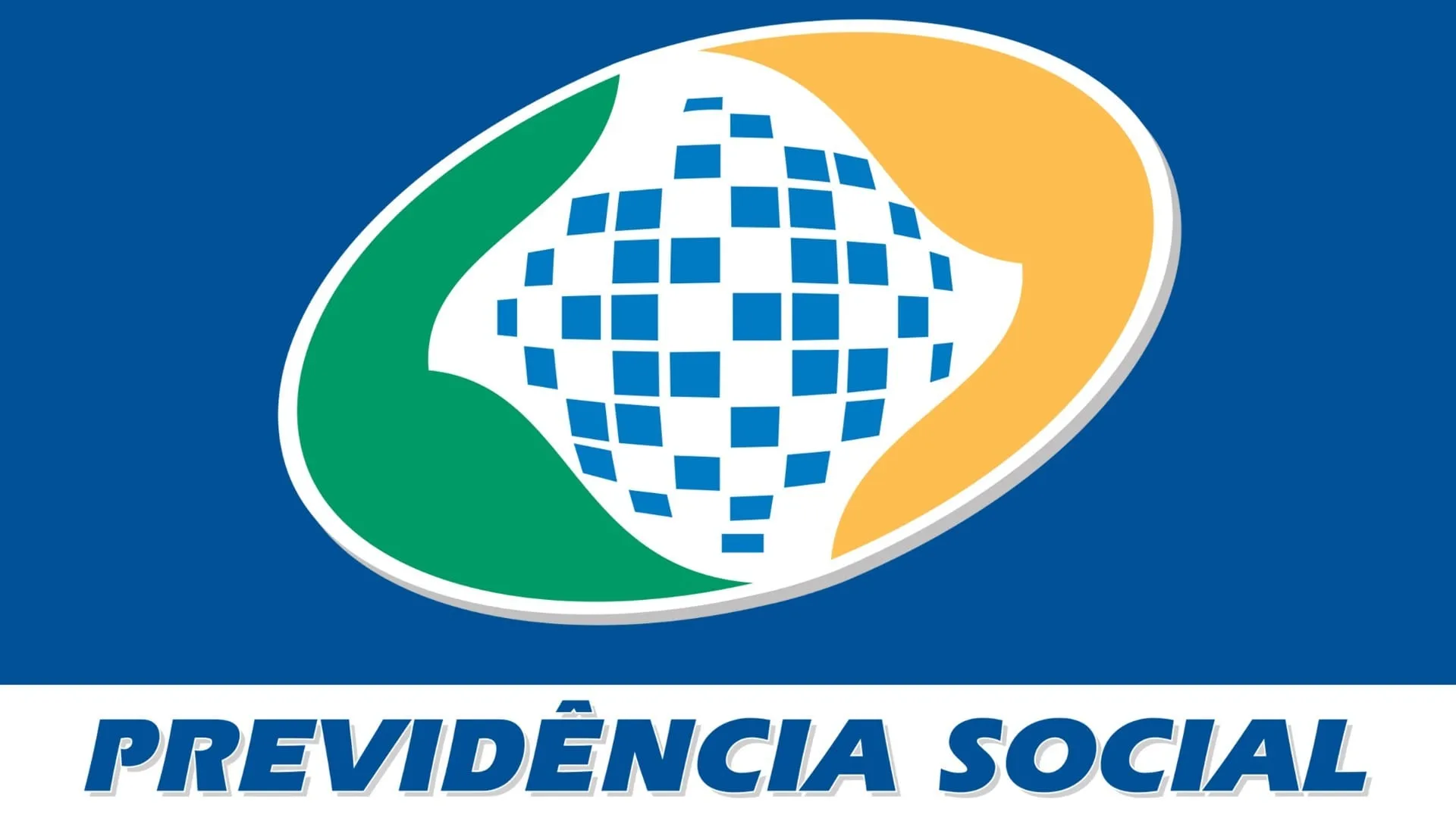 Pessoa utilizando smartphone para acessar o portal previdenciário