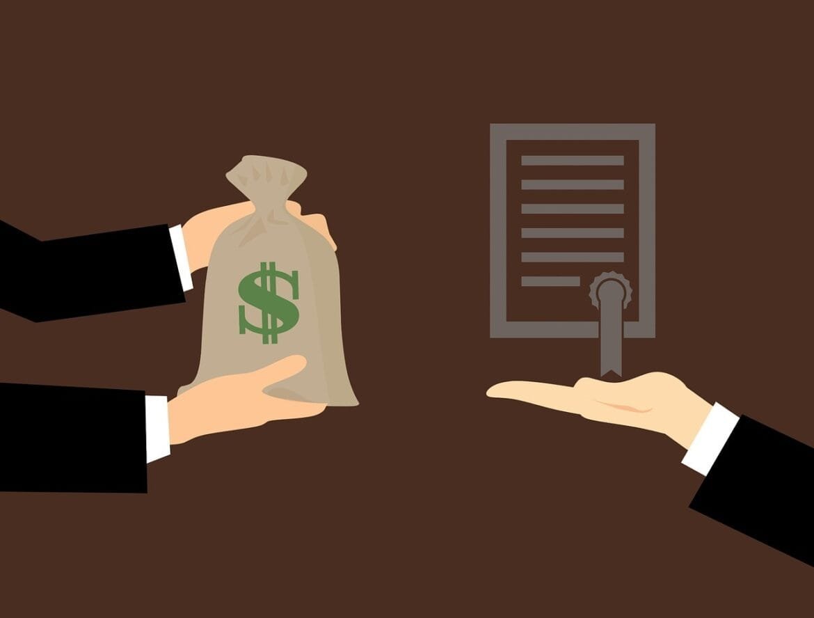 Processo de renovação da CNH no Distrito Federal, mostrando documentos e passos necessários.